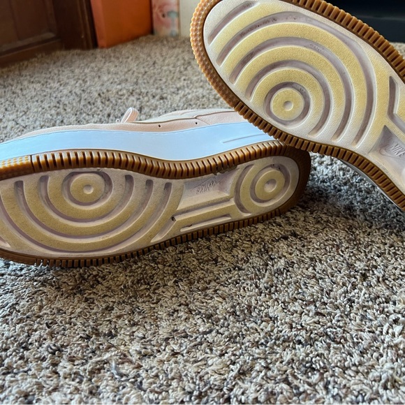 Nike Suede Air Force With platform and Gum Bottom. Size 9. Very limited wear - Picture 6 of 7